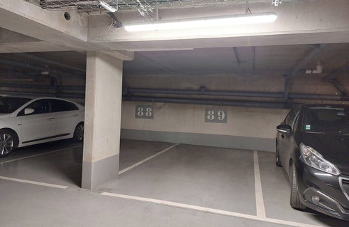 Les Puces de Saint-Ouen Apartment | Starred in SO/JO: free metro pass