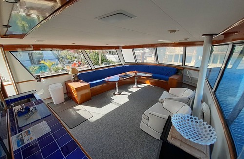 Fort Pierce Boat Rental | Stay Aboard Luxurious Classic 76ft Motor Yacht "FantaSea"
