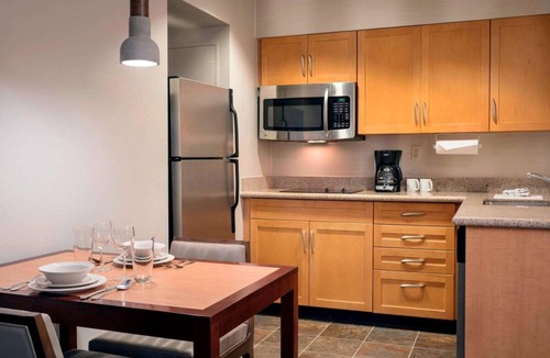 South Scottsdale Apartment | Stay Near Beautiful Pinnacle Peak Park! Modern Unit w/Breakfast! Outdoor Pool