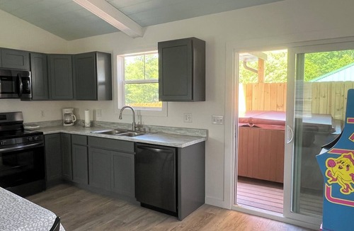 Ohiopyle Apartment | Stay, play and relax in Ohiopyle, PA, Hot tub, Pool table, GAP, Arcade Game