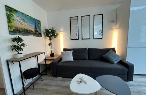 Croissy-Beaubourg Apartment | Stay & Smile Croissy, 2 parkings