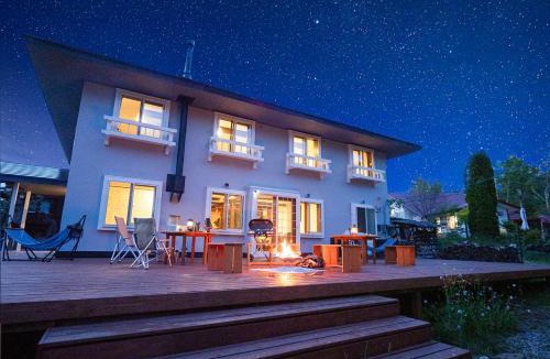 Hara Hotel | Stella八ヶ岳原村-星空,サウナ,BBQ,大型スクリーンを楽しめる八ヶ岳の貸切宿