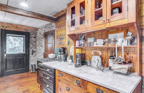 Kintnersville Cottage | Steps to Delaware Canal: Enchanting Stone Cottage!