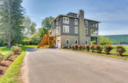 Dauphin House | Steps to Susquehanna River: Hot Tub Hideaway!