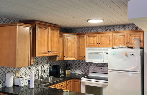 Seabreeze Park Condo | Steps to the beach! Incredible value for family vacations! Sleeps 6