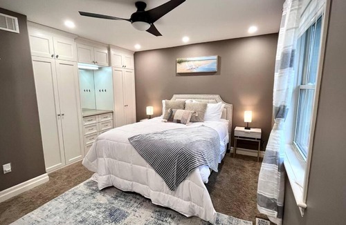 Quinte West House | Stirling Lakehouse - Cozy Waterfront Cottage