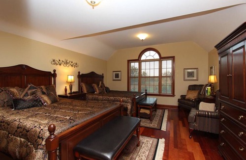 Georgetown Bed & Breakfast | Stone Edge Estate Bed & Breakfast - Escarpment Suite (Escarpment Room and Terra Cotta Room)