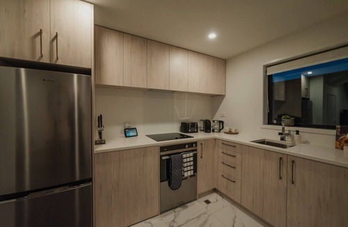 Addington House | Stones Throw From the CBD + Hot Tub