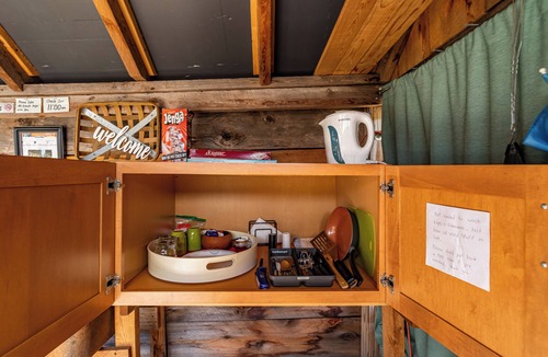 Town of Broome House | Strange Catskills Glamp Barn from 1986 w. Hot Tub + Real Shower & Kitchen