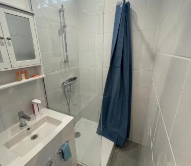 Epinay-sur-Seine House | Studette indépendante tout confort sur jardin