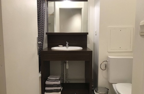 Montevrain Apartment | Studio 150m from RER A-Val d'Europe. Disney/Paris