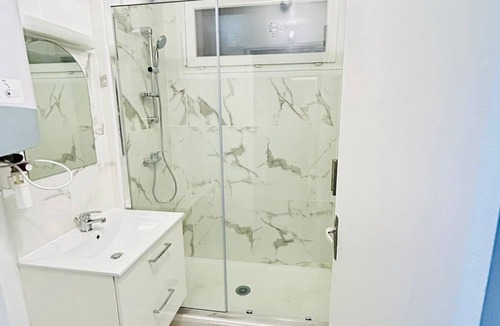 Noisy-le-Grand Apartment | Studio - All Inclusive - Proche Aéroport CDG & Orly/paris/disney/châteaux