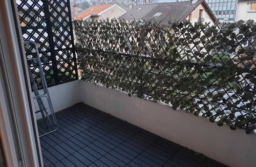 Rosny-sous-Bois Apartment | Studio Apartment 'Proche Rer E' with Balcony