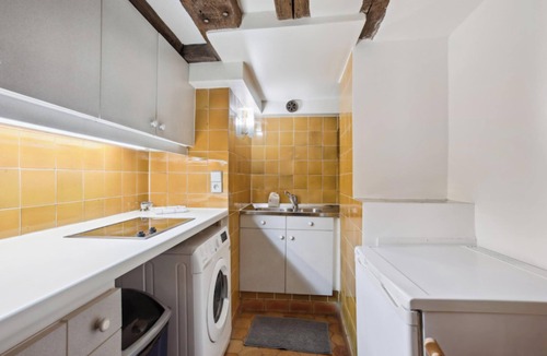 3rd Arrondissement Apartment | Studio Apartment is Le Marais With Full Kitchen