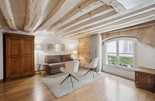 3rd Arrondissement Apartment | Studio Apartment is Le Marais With Full Kitchen