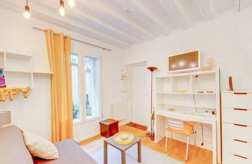 Hopital Saint-Louis Apartment | Studio atypique proche Canal Saint-Martin