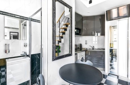 8th Arrondissement Apartment | Studio Colisee - Champs Elysees by B'Your Home