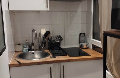 Combat Apartment | Studio Exceptionnel Près du Métro Ourcq