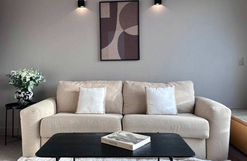 Faubourg-du-Roule Apartment | Studio flat ∙ 3 guests