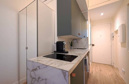 Champs-Elysees Apartment | Studio flat ∙ 2 guests