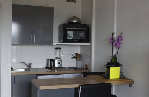 Rueil-Malmaison Apartment | Studio l'Orchidée Mobility lease (1 to 10 months)