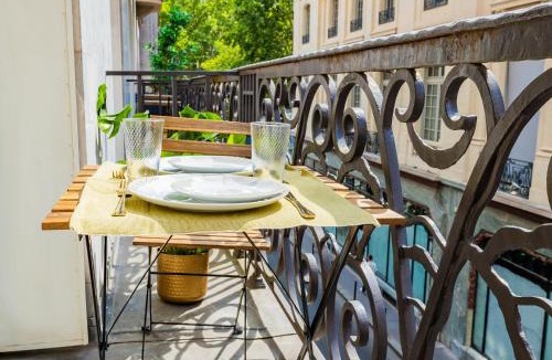 Chaussee-d'Antin Apartment | Studio Modern Madeleine
