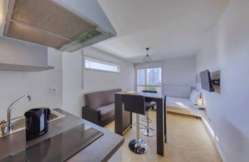 Bobigny Apartment | Studio Pablo à 4 min du Métro 5 et du Tram 2 ! Proche Paris, Idéal Pour un duo