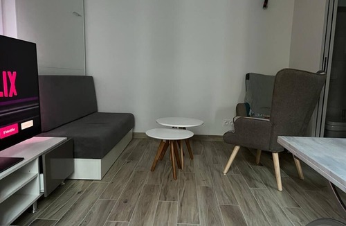 Quartier de la Chapelle Apartment | Studio Paris 18 eme Arrondissement