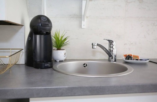 Vivienne Apartment | Studio parisien 20m2 en face du musee Grevin - 2P