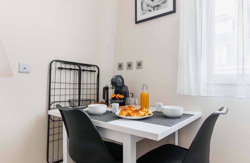 Quartier de la Plaine-de-Monceaux Apartment | Studio refait a neuf metro pereire paris 17 - 2P