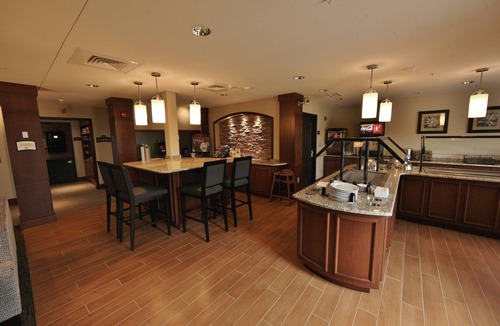 Liverpool Apartment | Studio Suite Near Syracuse University | Free Breakfast + Business Center