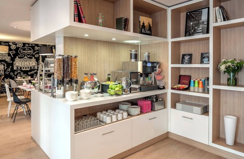Quartier Saint-Georges Apartment | Studio With Balcony In The Heart Of Montmartre