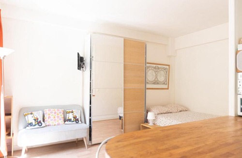 Pere Lachaise Apartment | Studio with TERRACE near Père Lachaise