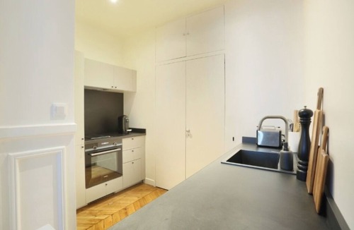 Palais-Royal Apartment | Stunning 1 bed Louvre home w/washing machine and dishwasher