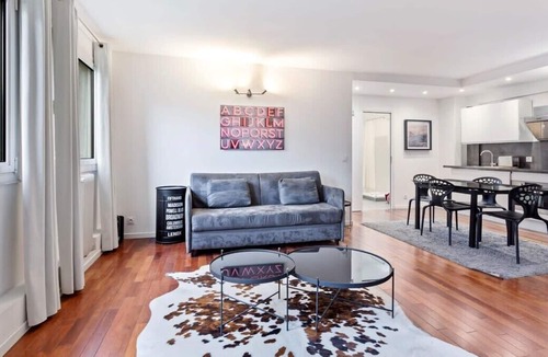 Grenelle Apartment | Stunning 1 Bedroom Apartment in Paris
