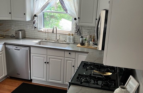 Brookline House | Stunning 2-bedroom Home w/WiFi, AC in Brookline Pittsburgh,PA