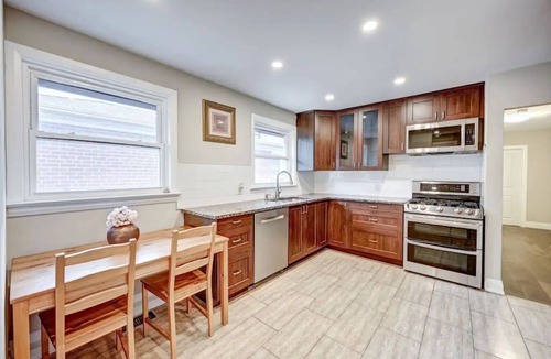 Lakeview House | Stunning 3BR2WR @ Lakeview area