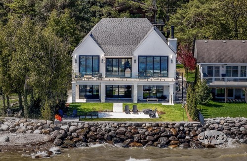 Thornbury House | Stunning 4 bed 5 bath home on Georgian Bay in Thornbury