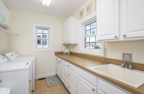 Caine Woods House | Stunning 5 bedroom home by Seaside Vacations & Sales