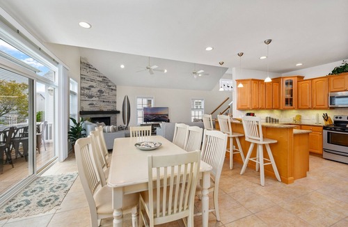 Caine Woods House | Stunning 5 bedroom home by Seaside Vacations & Sales