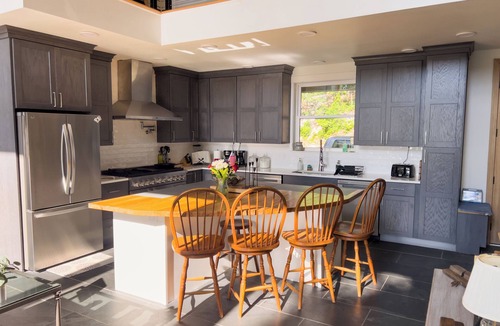 James Creek House | Stunning 5-BR Retreat with Panoramic Views & close to Raystown Lake Access.