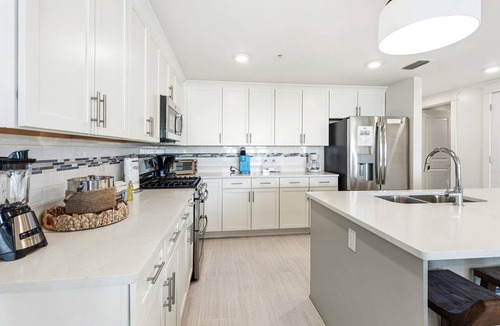 Fort Walton Beach Condo | Stunning and Spacious Gulf Front Blu 204 - Free Beach for 2