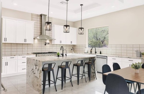 Tucson House | Stunning Designer Home, 4BR/4BA w/Mountain Views and Near Downtown