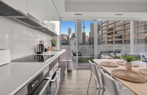 Central Waterfront House | Stunning Lake View Suite in Core Harbourfront