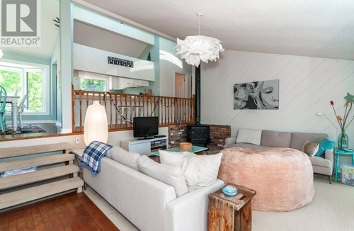 Honey Harbour Cottage | Stunning Lakehouse in Beautiful Honey Harbour