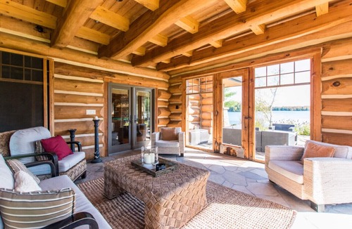 McDougall House | Stunning Log Cabin on 123 Acres