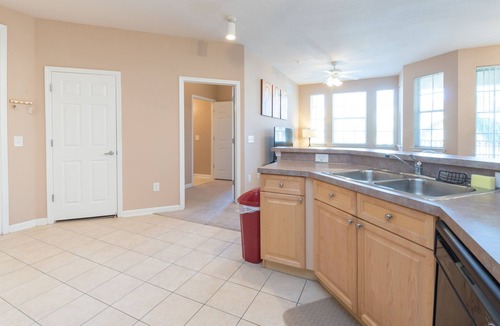 Loughman Condo | Stunning, Newly Renovated Condo, Near Disney and Universal