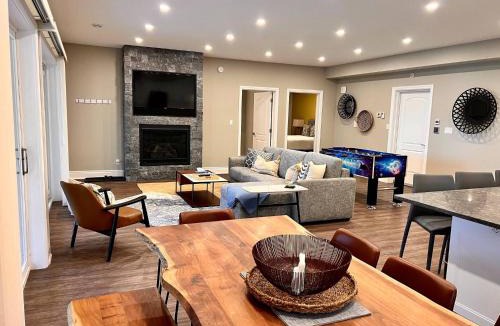 Kincardine House | Stunning Serenity Cove On The Lake Cozy Cottage