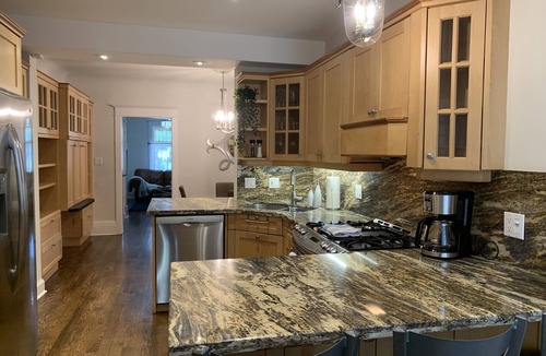 Riverdale House | Stunning Toronto 3 BR Prime Riverdale Home - WFH Ready