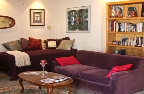 Bisbee House | Stunning views, steps to Main Street. Family and pet-friendly. Wi-fi and parking